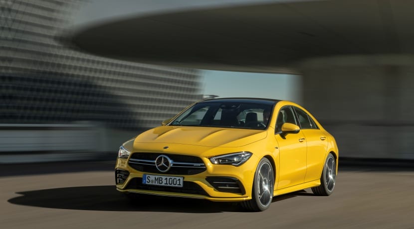 Mercedes-AMG CLA 35 4Matic diletakkan di hadapan