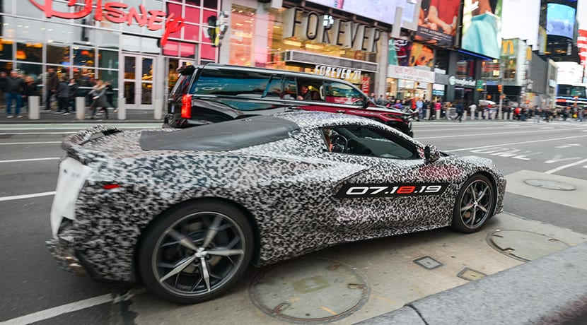 Chevrolet Corvette C8 camuflado