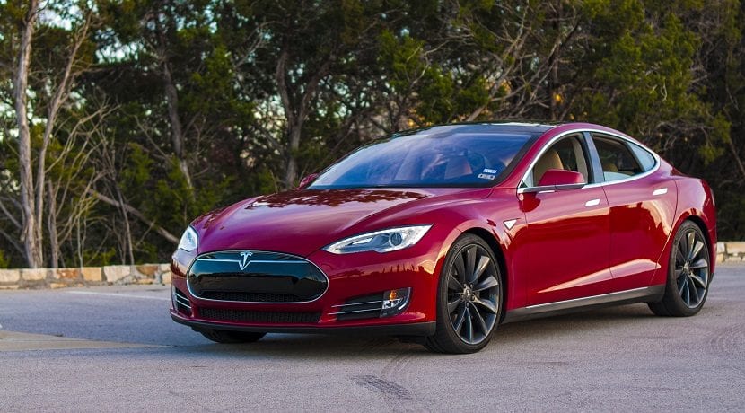 Tesla Model S P85 de 2013. Cuando Apple supuestamente quiso comprar Tesla