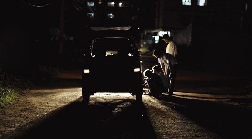 Coche con avería por un fuelle de la transmisión roto