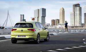 Volkswagen Golf mkviii trasera perfil