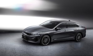 5 Kia K2020 хечбек седан