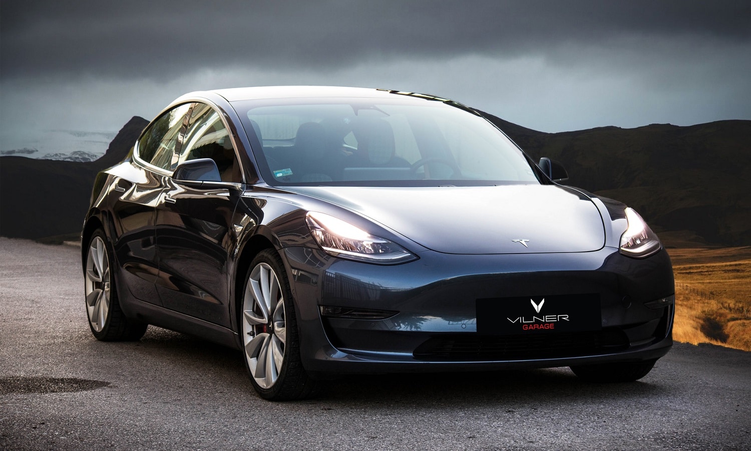 Vilner no ha tocado el exterior del Tesla Model 3 por el momento