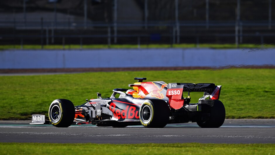 Red Bull RB16 trasera