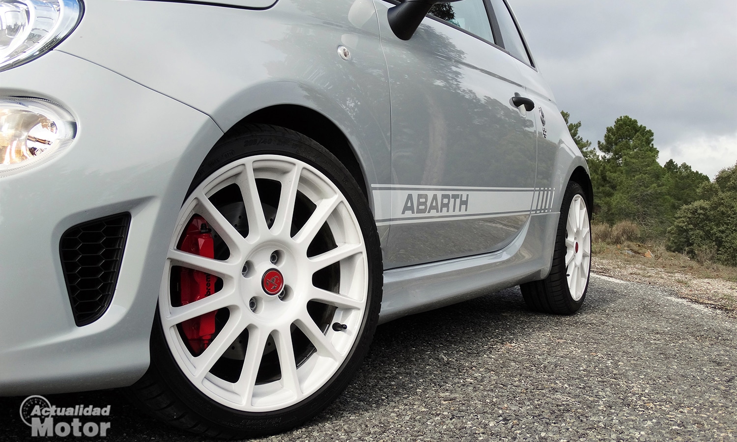 Detalle lateral Abarth 595 Esseesse