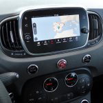 Abarth 595 pantalla Uconnect 7 pulgadas