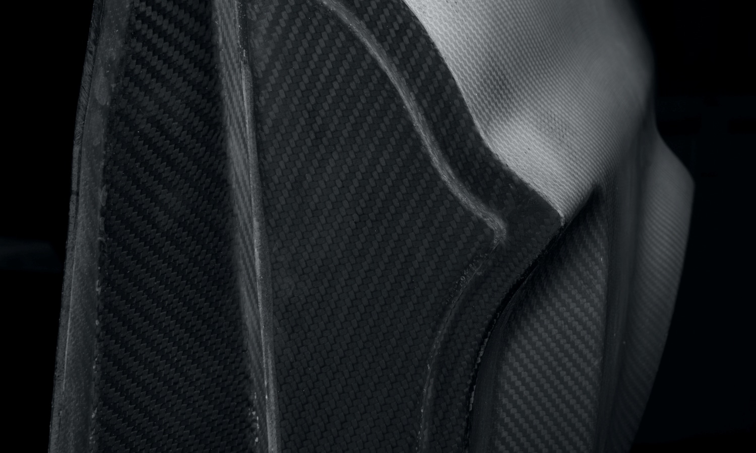 Aviar R67: el Ford Mustang ruso que no es lo que parece a simple vista