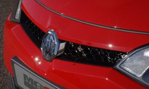 MG 6 SE red front grill