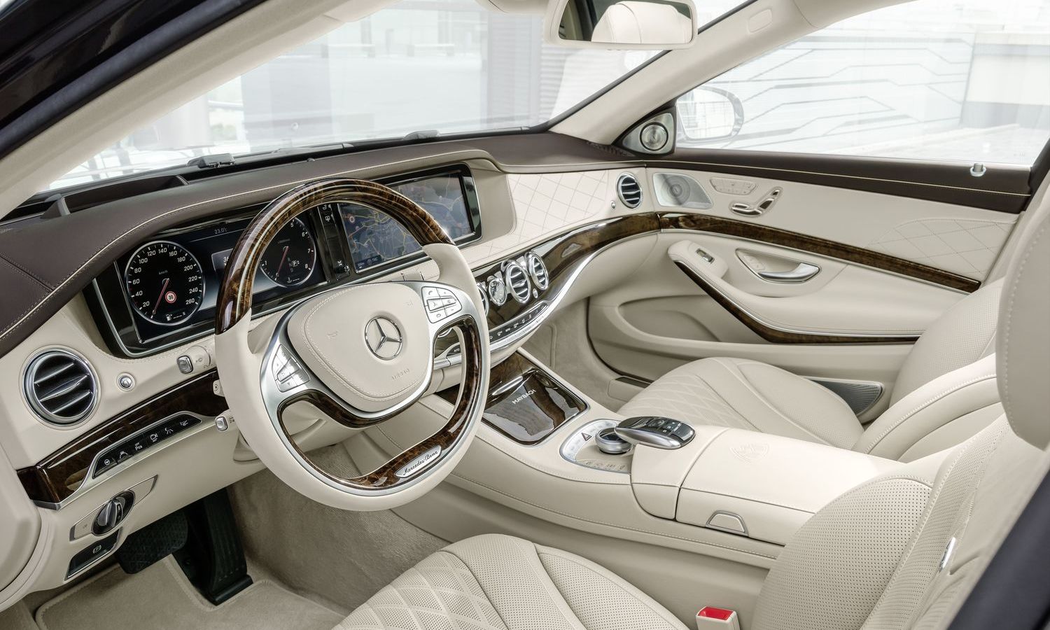 Mercedes-Benz S-Class oleh Maybach di dalam