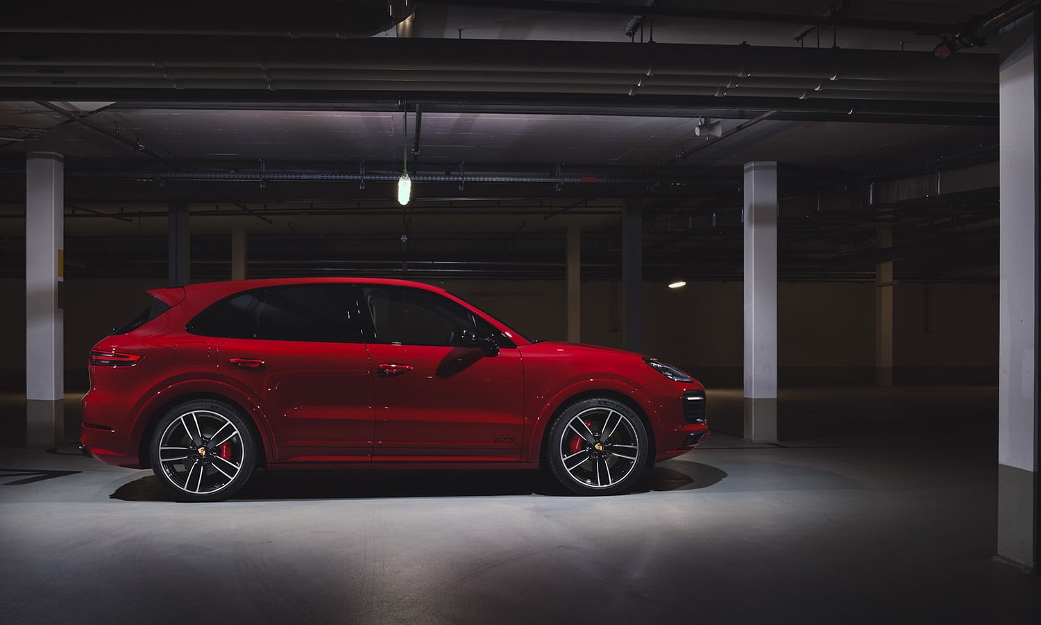 Porsche Cayenne GTS lateral