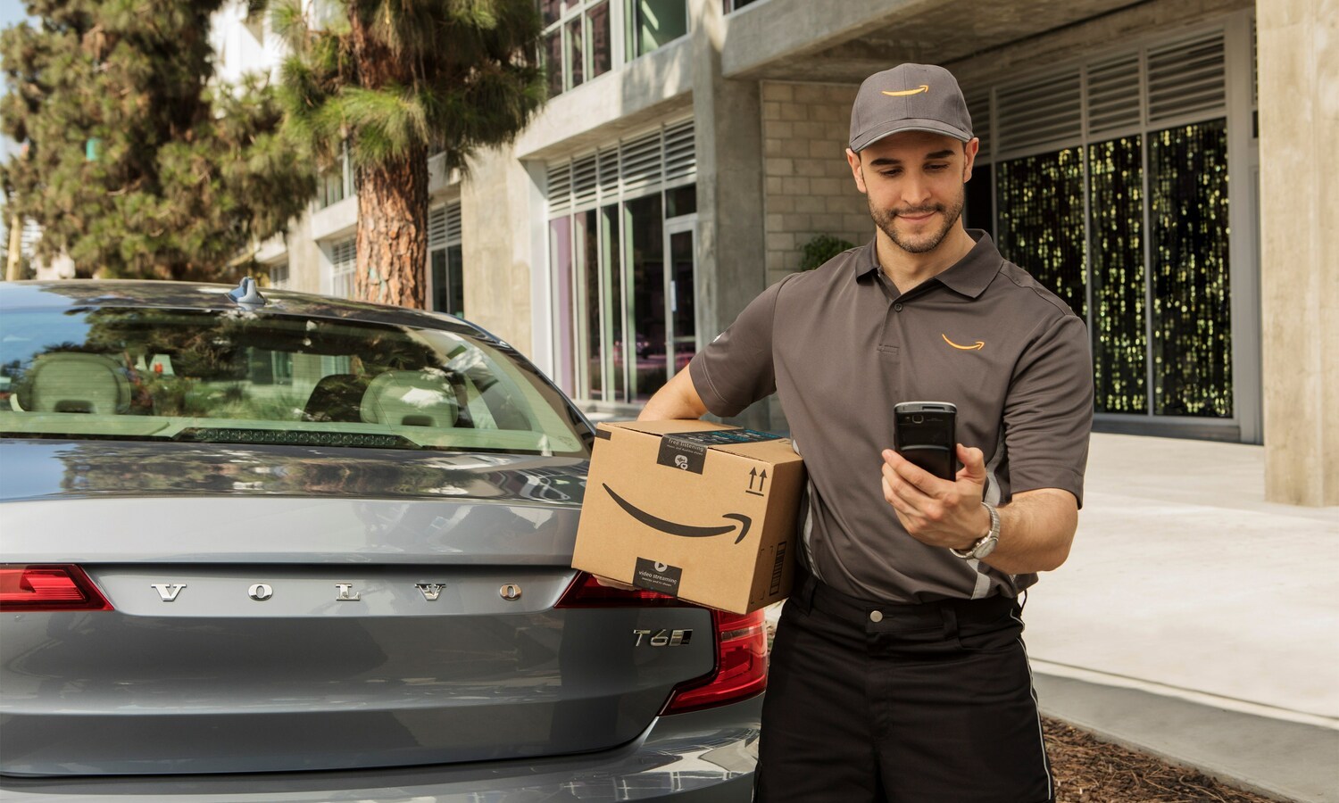 Amazon var nodot iepakojumus Volvo modeļiem