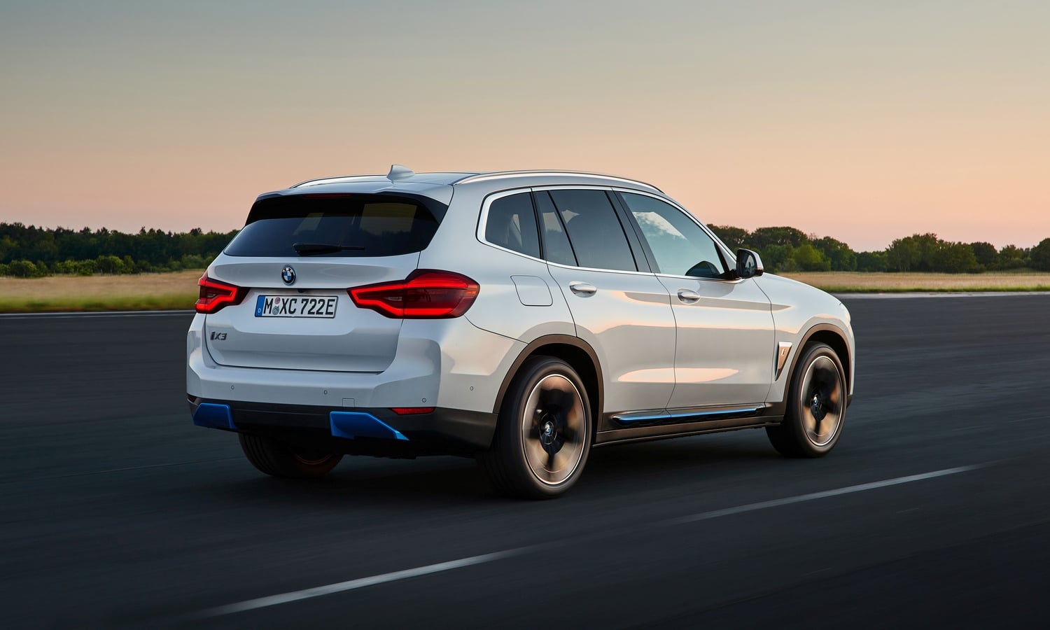 Когда начали выпускать bmw x3