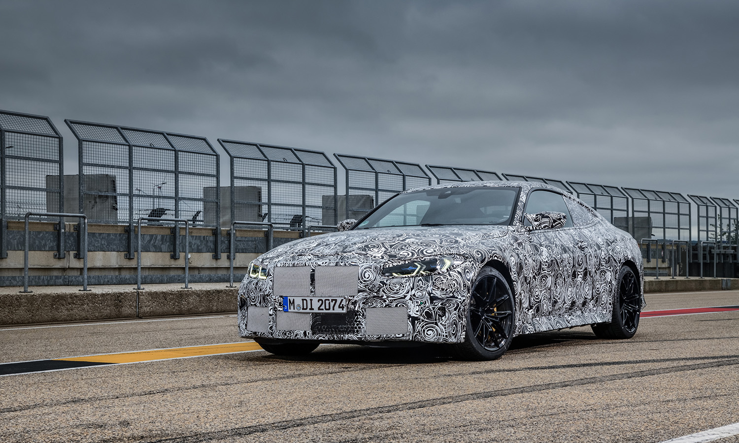 BMW M4 camuflado