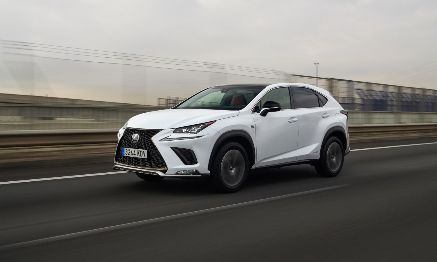 Lexus NX 2017 Ficha técnica, pruebas, equipamientos, fotos y precios Actualidad Motor Lexus NX 2017 Ficha técnica, pruebas, equipamientos, fotos y precios Actualidad Motor