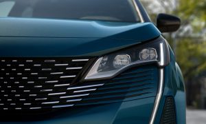 Peugeot 5008 detalle frontal