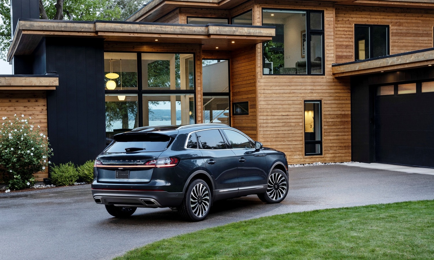 Lincoln Nautilus MY2021 The rival that the X5 and CIA do not want in