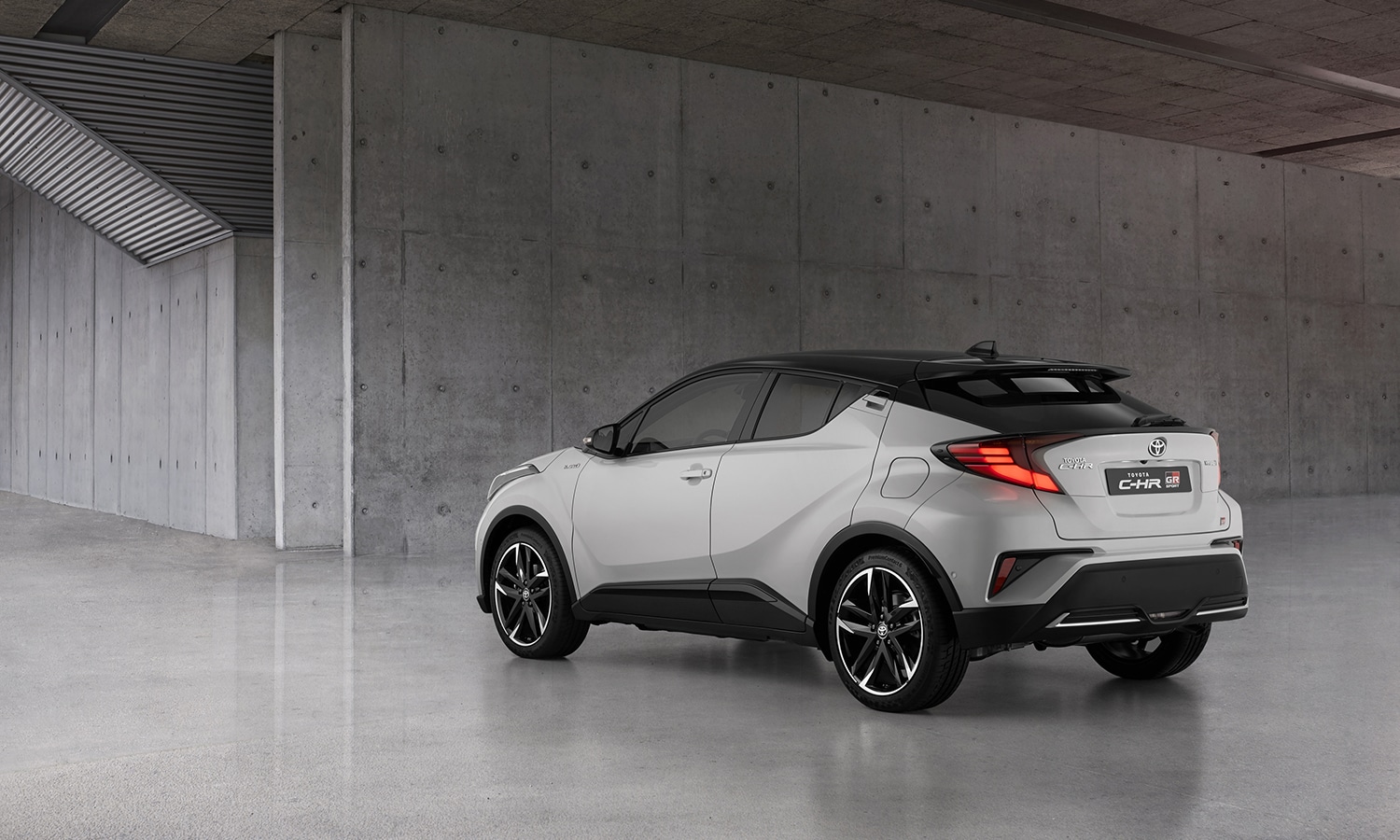 Toyota C-HR GR Sport trasera