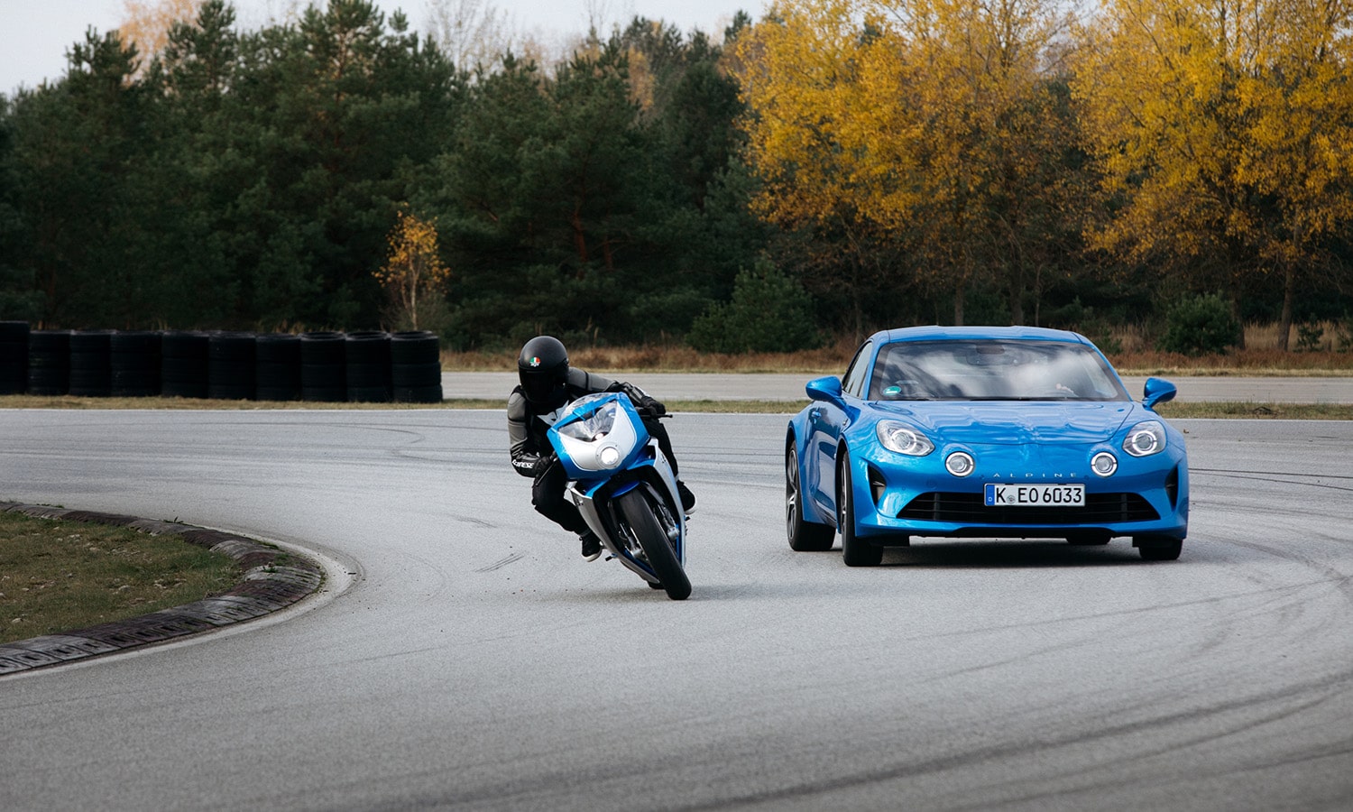 MV Agusta Superveloce Alpine dinámica