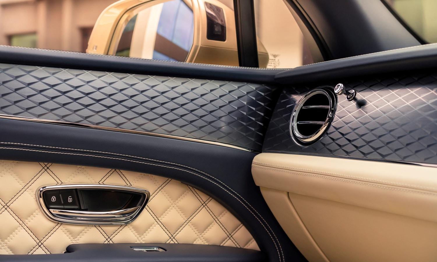 Р‘РµРЅС‚Р»Рё Bentayga Hybrid
