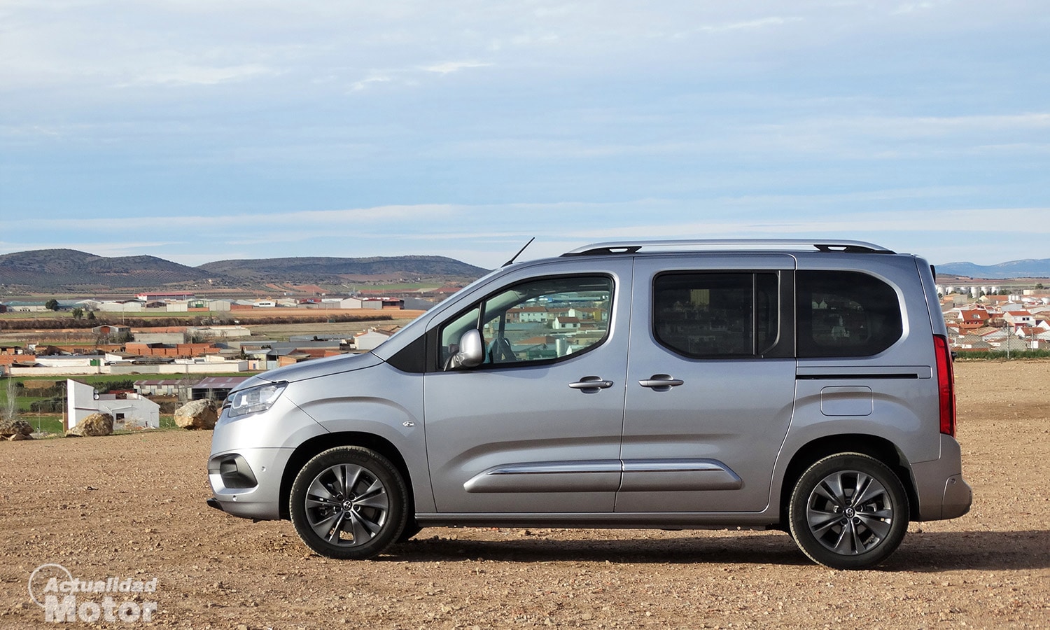 Lateral Toyota Proace City Verso