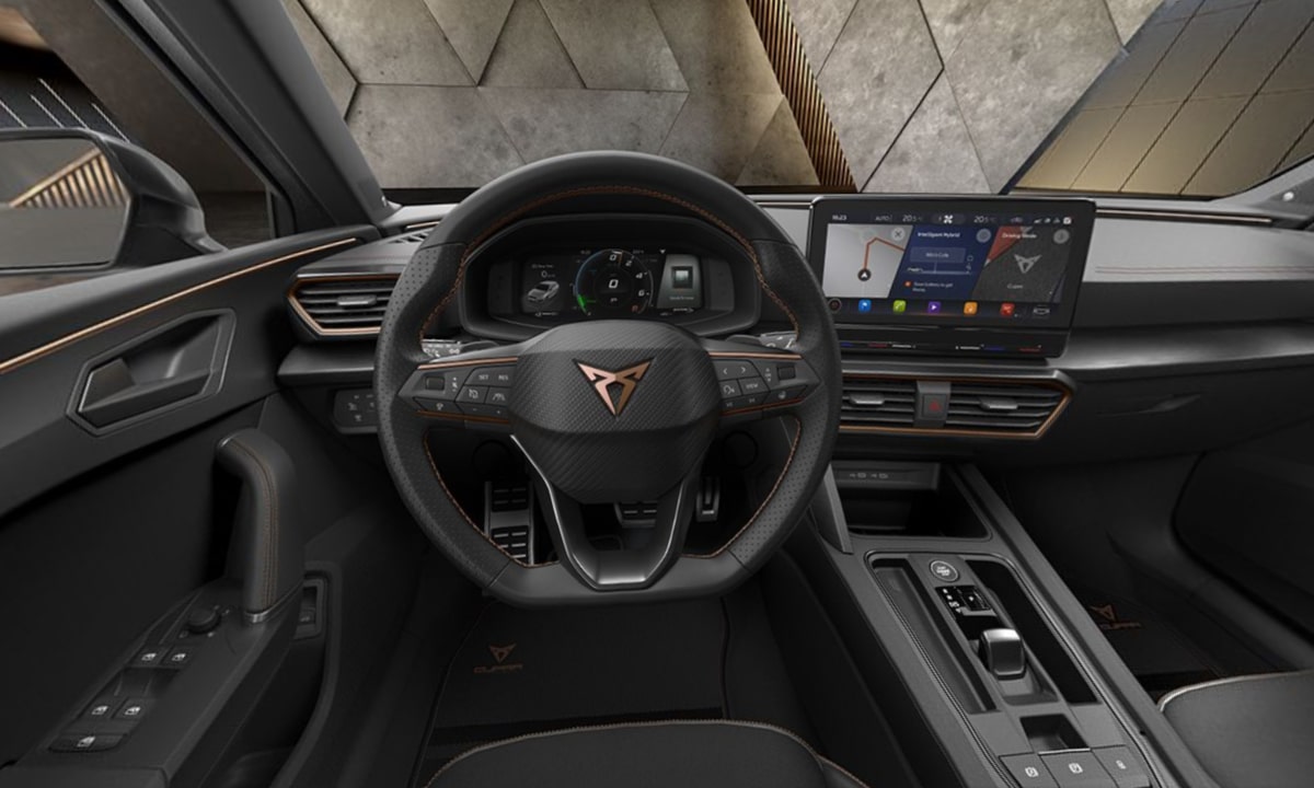 Cupra León 2.0 TSI interior