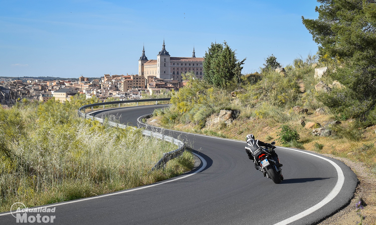 Prueba Aprilia RS 660 curvas