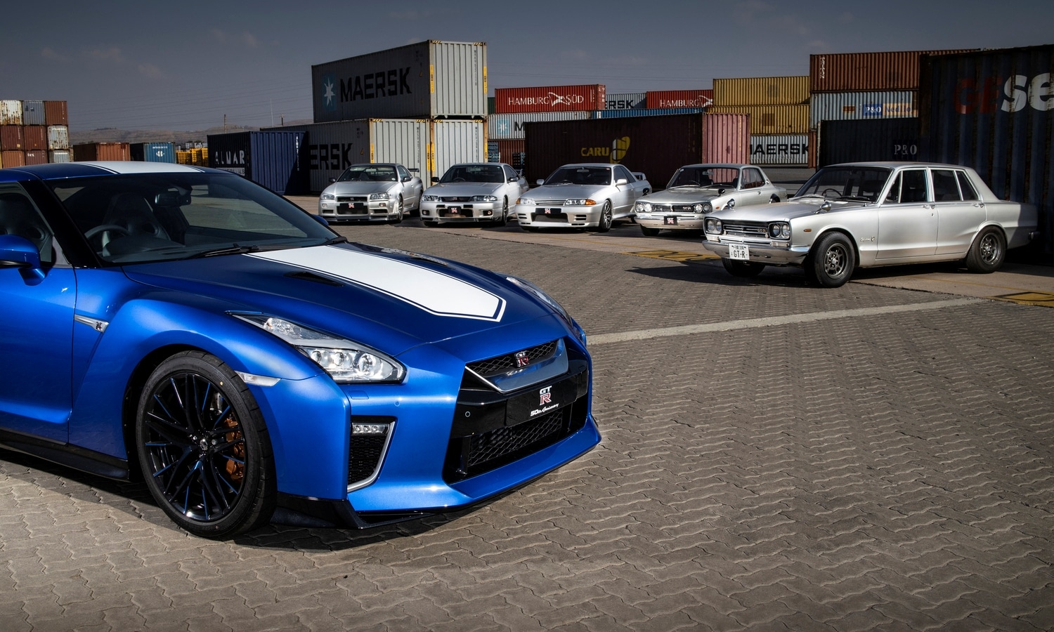 Nissan GT-R 50th Anniversary Edisi Terhad Vs Ford Skyline