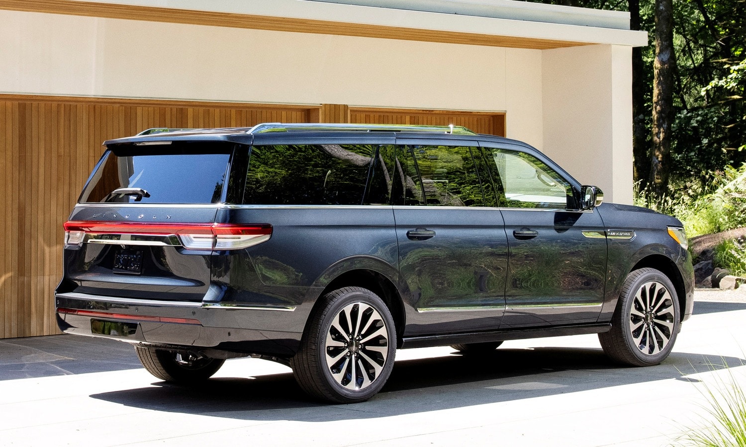 2022 Lincoln Navigator Flight Blue Reserve