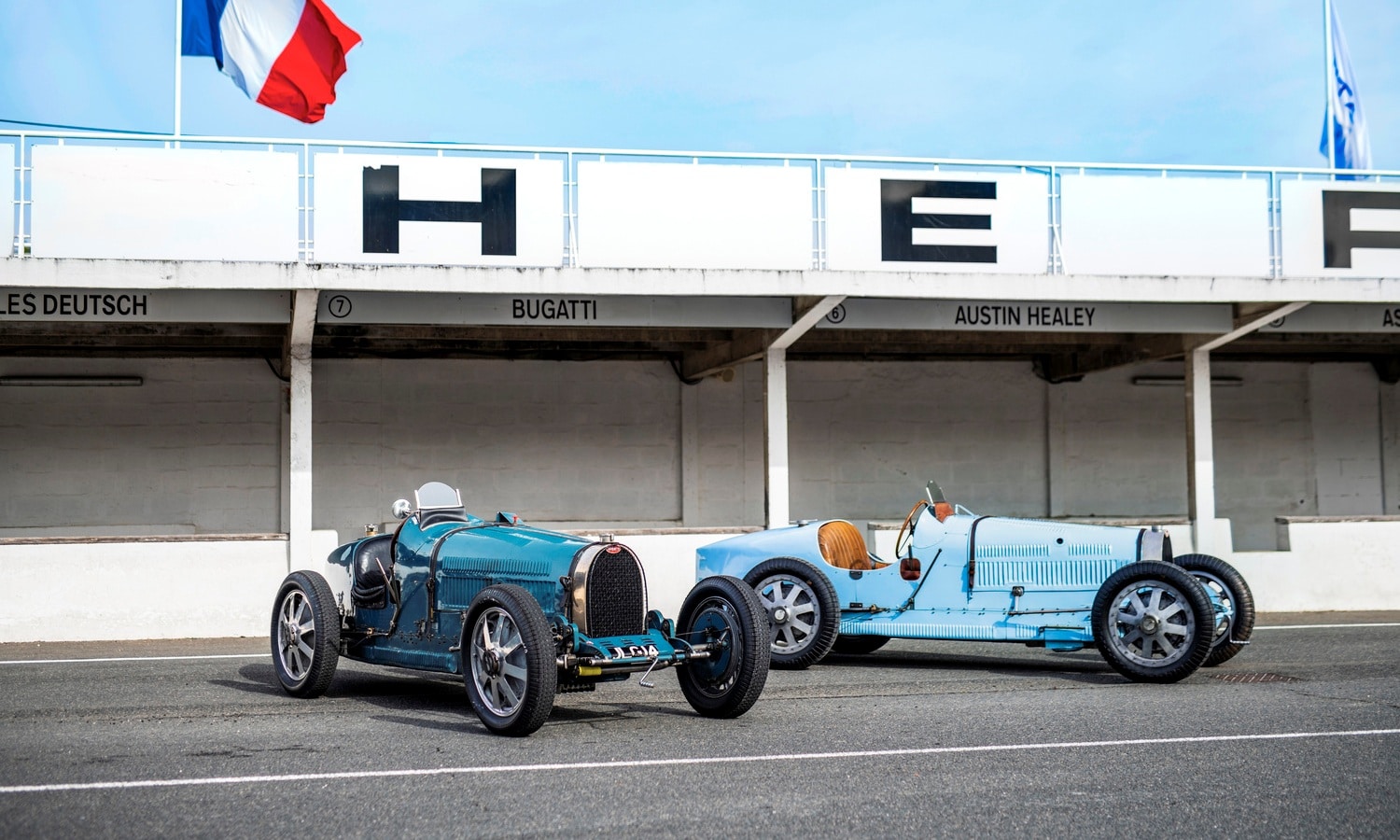 Bugatti Italie - Coupe à Fruits Design - Verre, Plastique Et Métal - Occasion