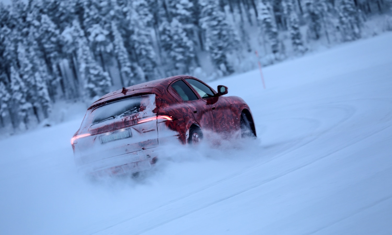 Nové Maserati Grecale - Sníh a led nemohou zastavit energii Grecale