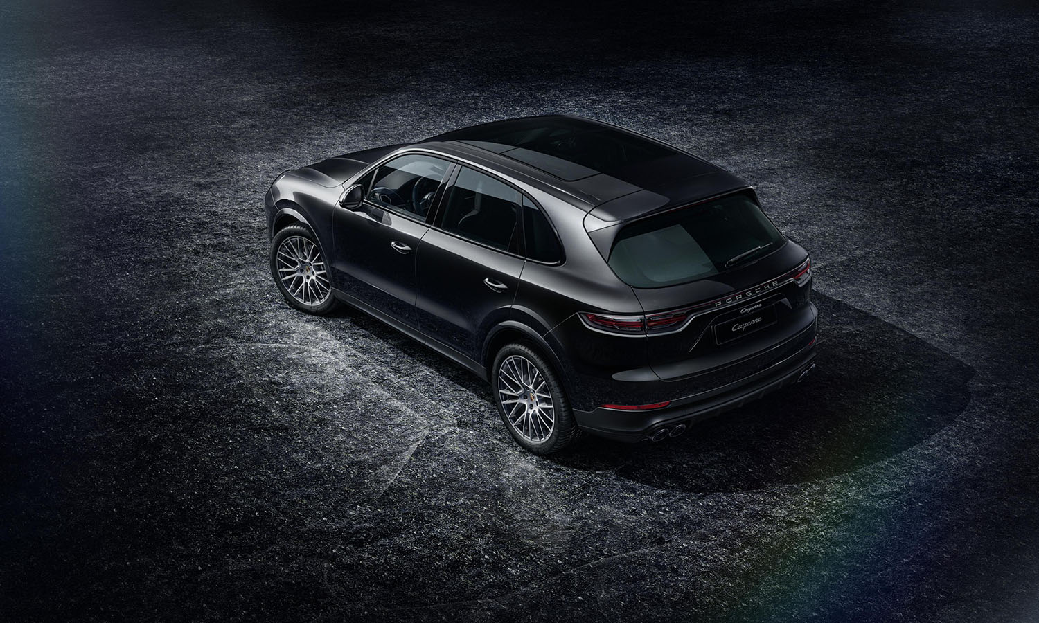 Porsche Cayenne Platinum Edition trasera