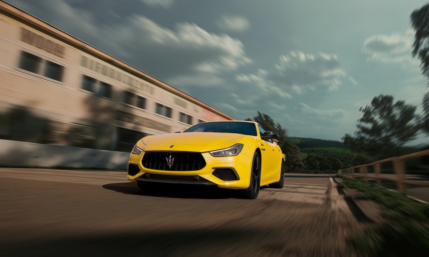 Maserati Ghibli MC Edition Giallo Corse 0