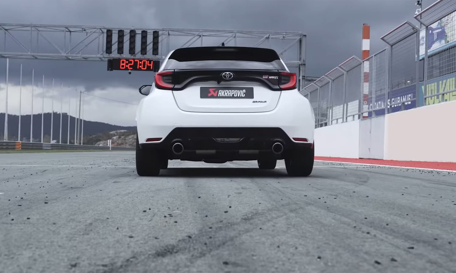 Выхлоп Toyota GR Yaris Akrapovic