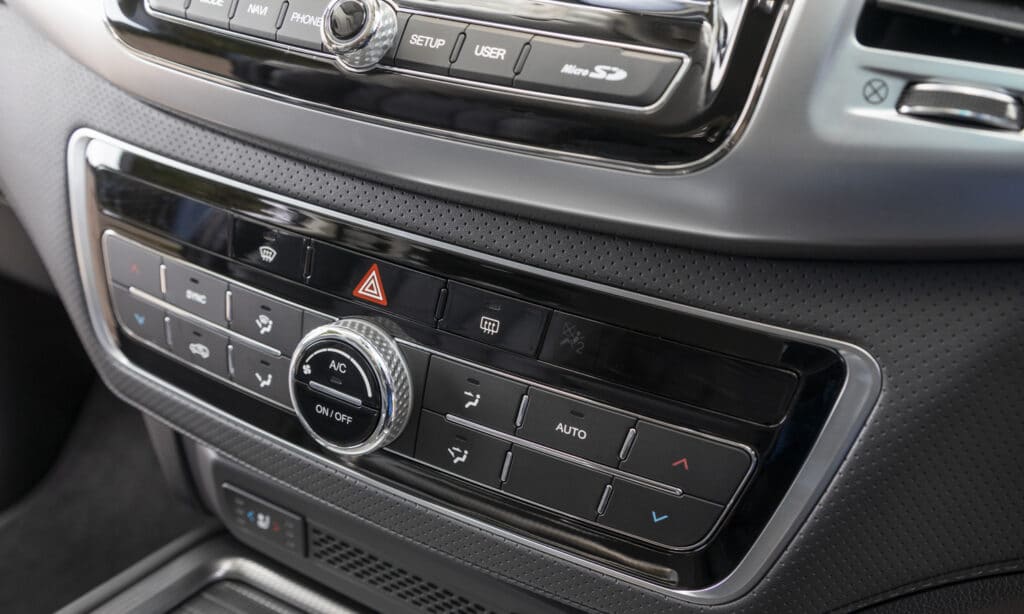 Botones físicos tradicionales o táctiles ¿Qué prefieres en tu coche?