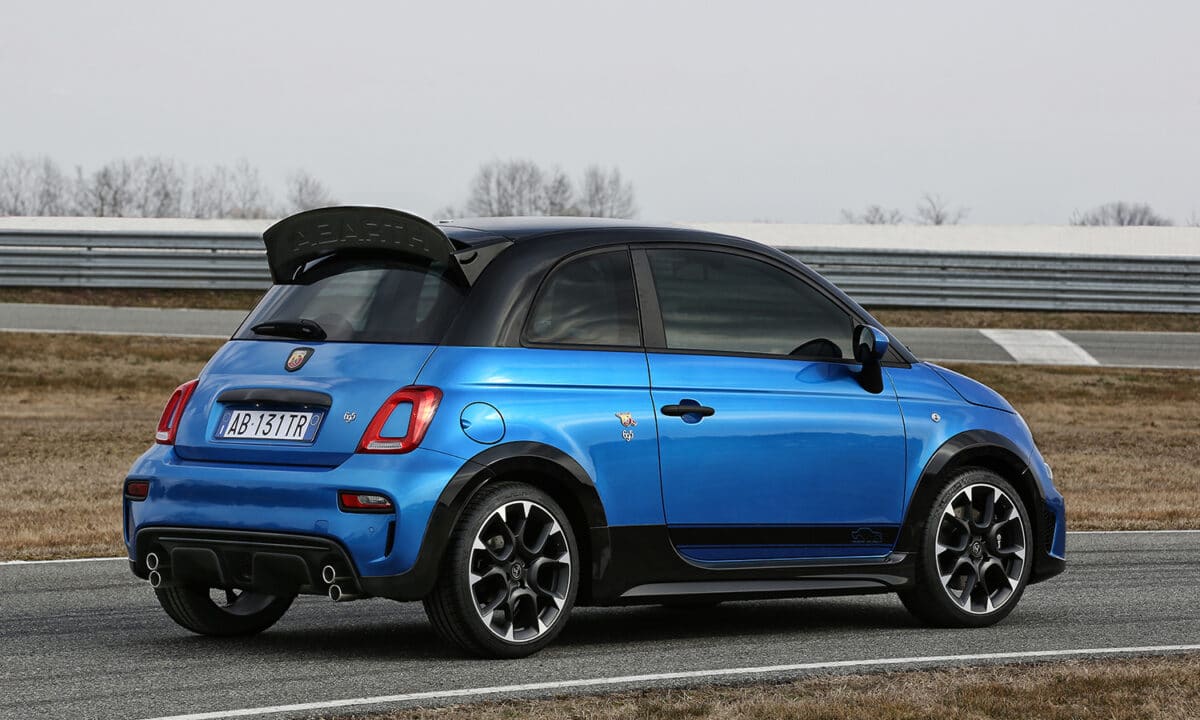Neuer Abarth 695 Tributo 131 Rally: Nach 40 Jahren kehrt die Legende zurück! | Abarth | Stellantis