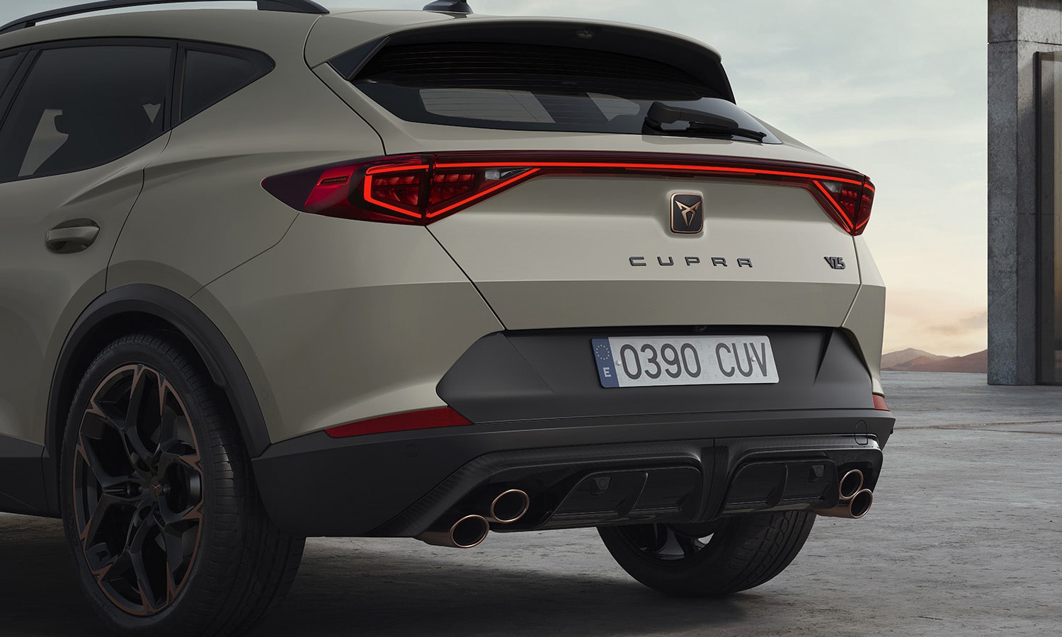 Cupra Formentor VZ5 Taiga Grey trasera