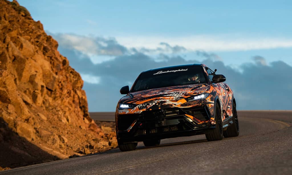 Lamborghini Urus Pikes Peak