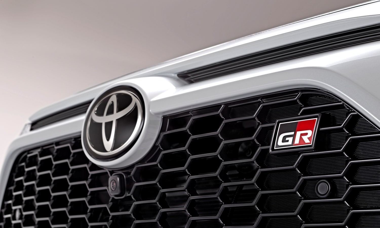 Toyota RAV4 Hybrid GR SPORT 8