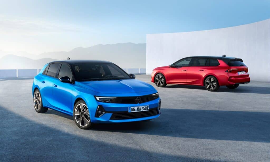 Opel Astra Electric vs Opel Astra Sports Tourer Electric