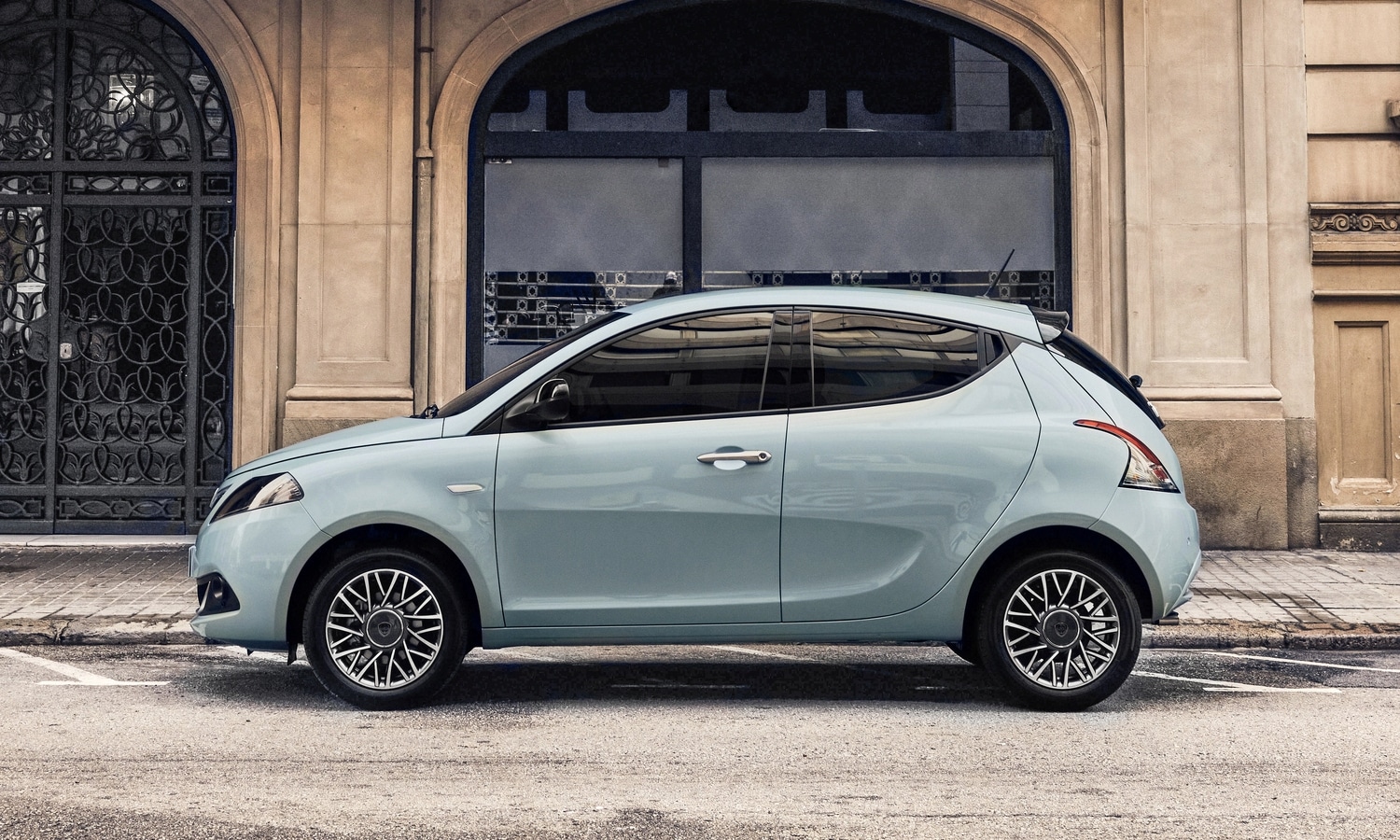 Novo Lancia Ypsilon MY2023 12