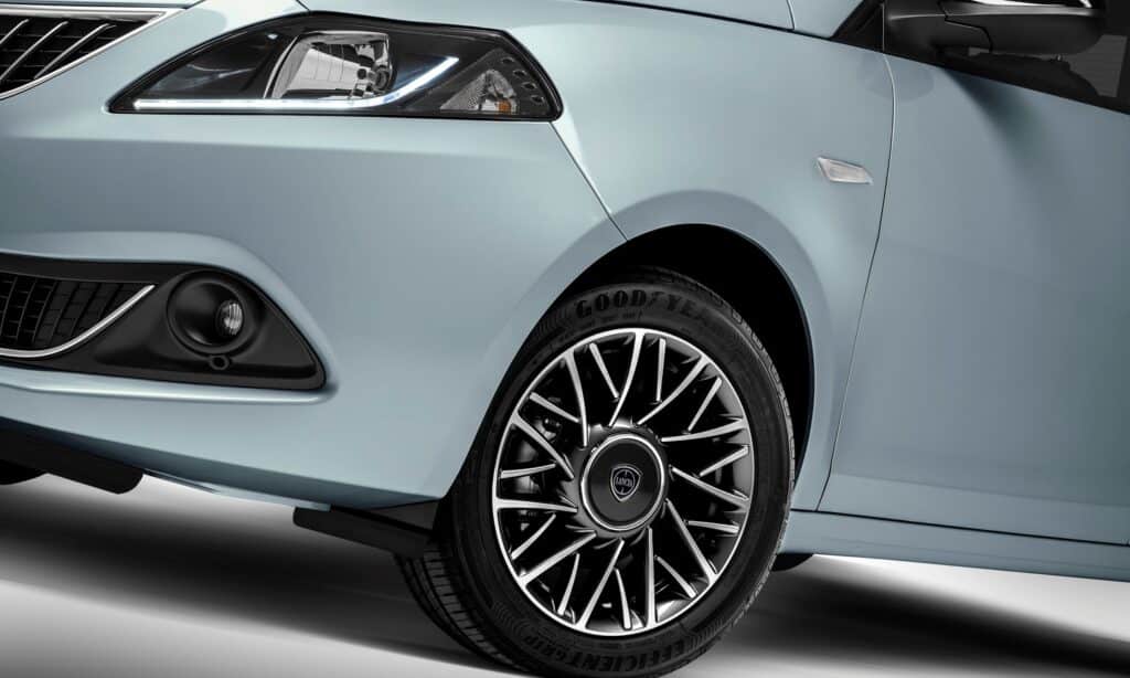 New Lancia Ypsilon MY2023 17