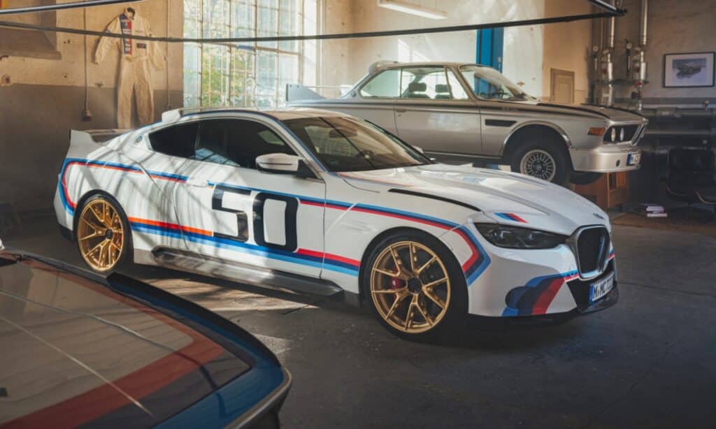 BMW 3.0 CSL 2023 garaje lateral