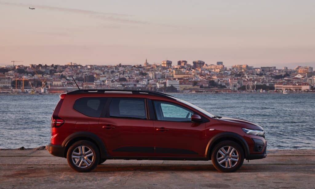 Precio Dacia Jogger Hybrid 140 2023