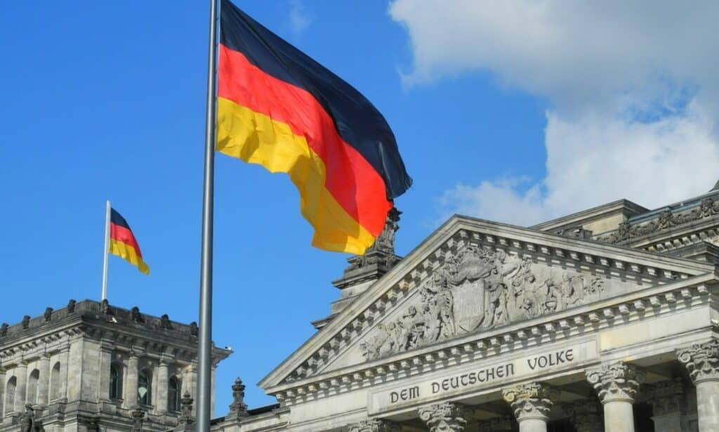 Alemania defiende motor térmico