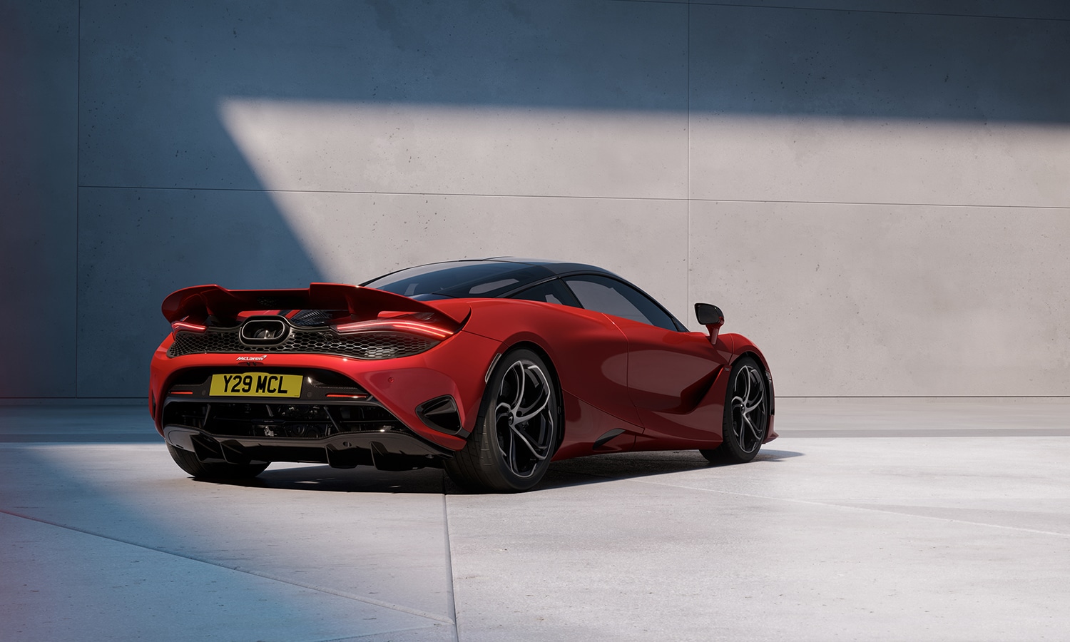 McLaren 750S coupé trasera