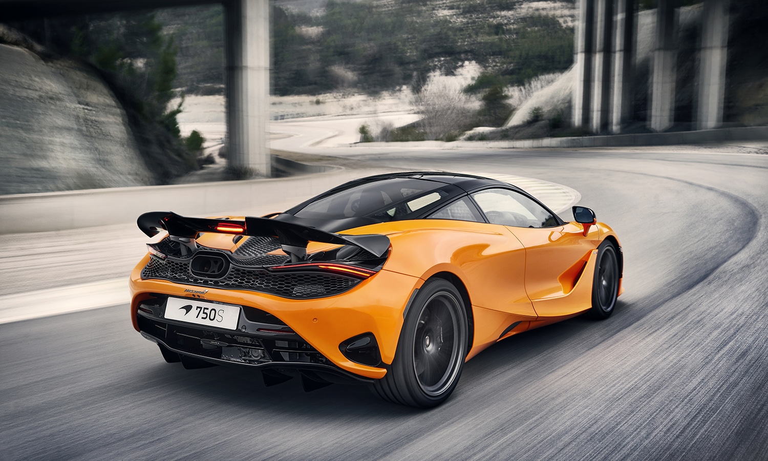 McLaren 750S trasera