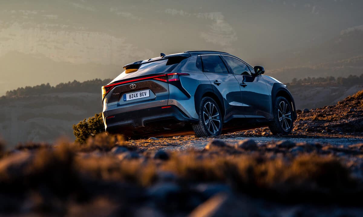 The Toyota bZ4X, the brand's first electric, already has a price. How ...