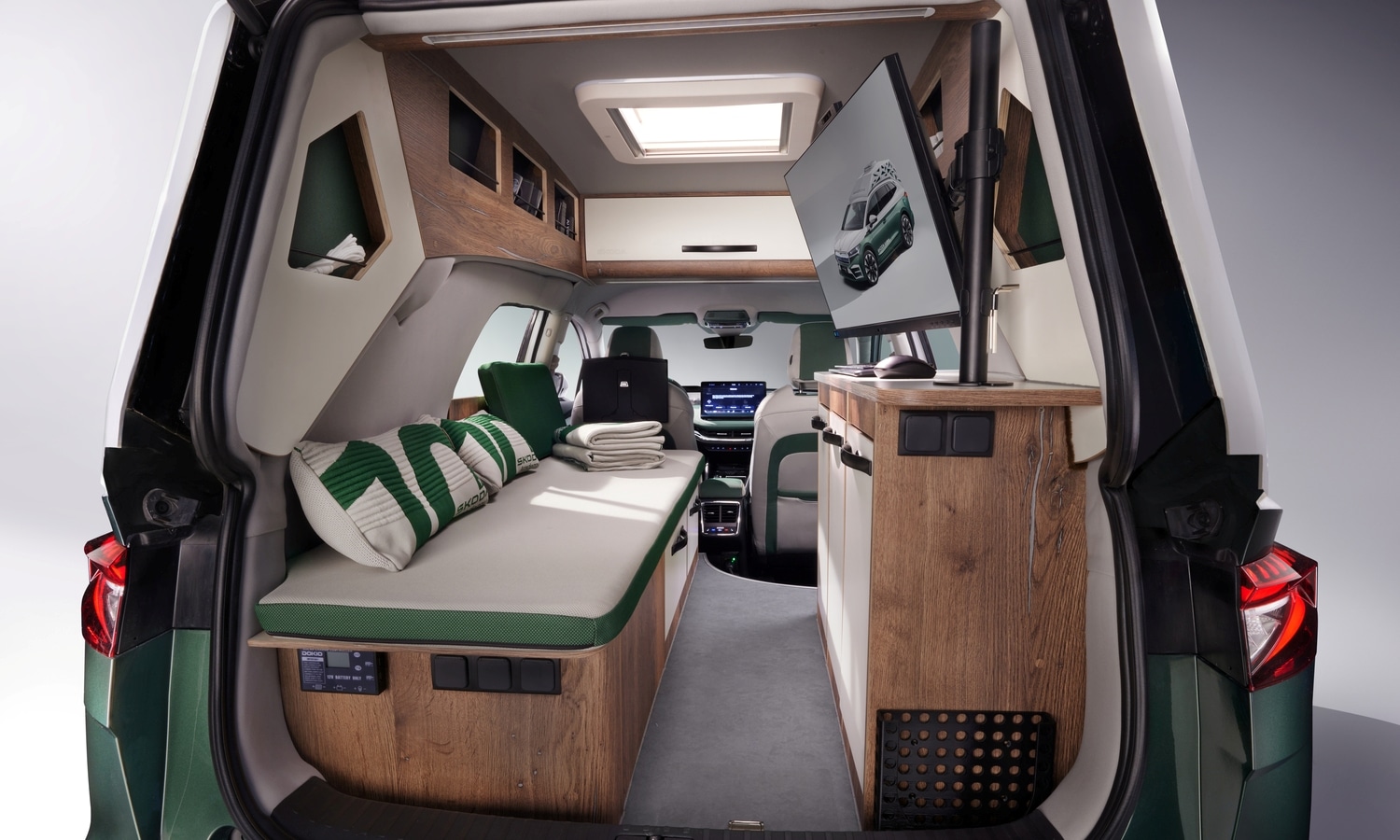 Skoda Roadiaq one-off camper concept