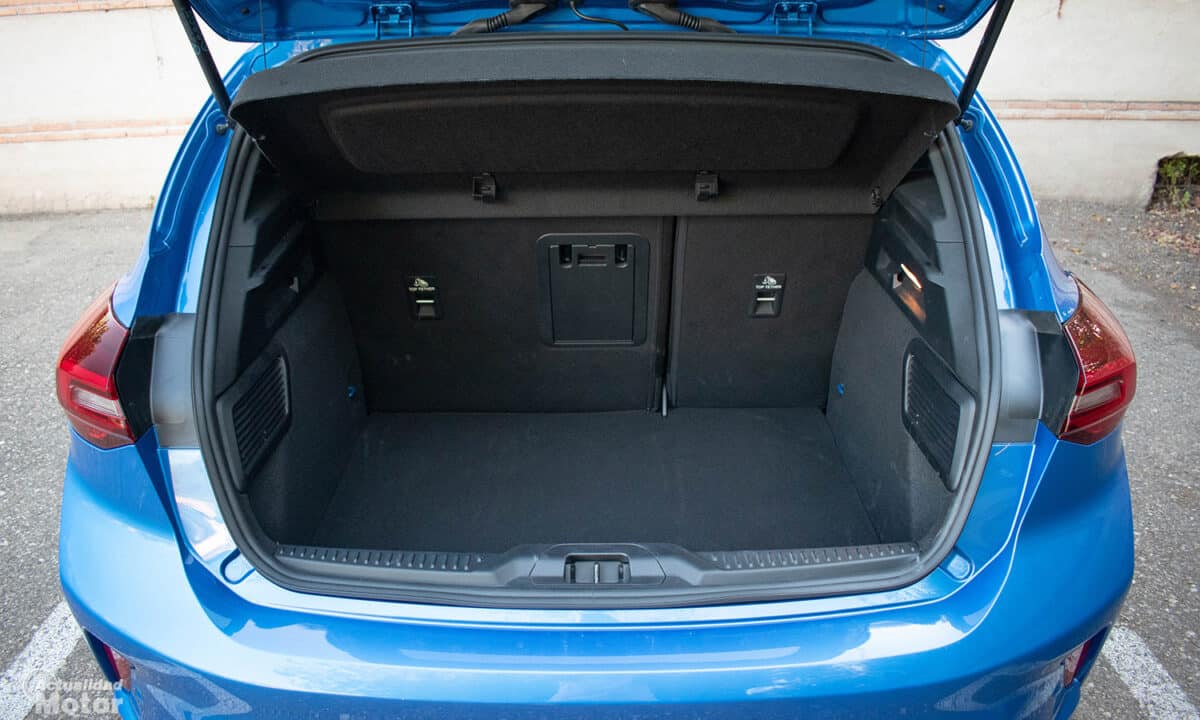The Ford Focus Kombi Trunk Is It Big Enough - 1iwqcu0