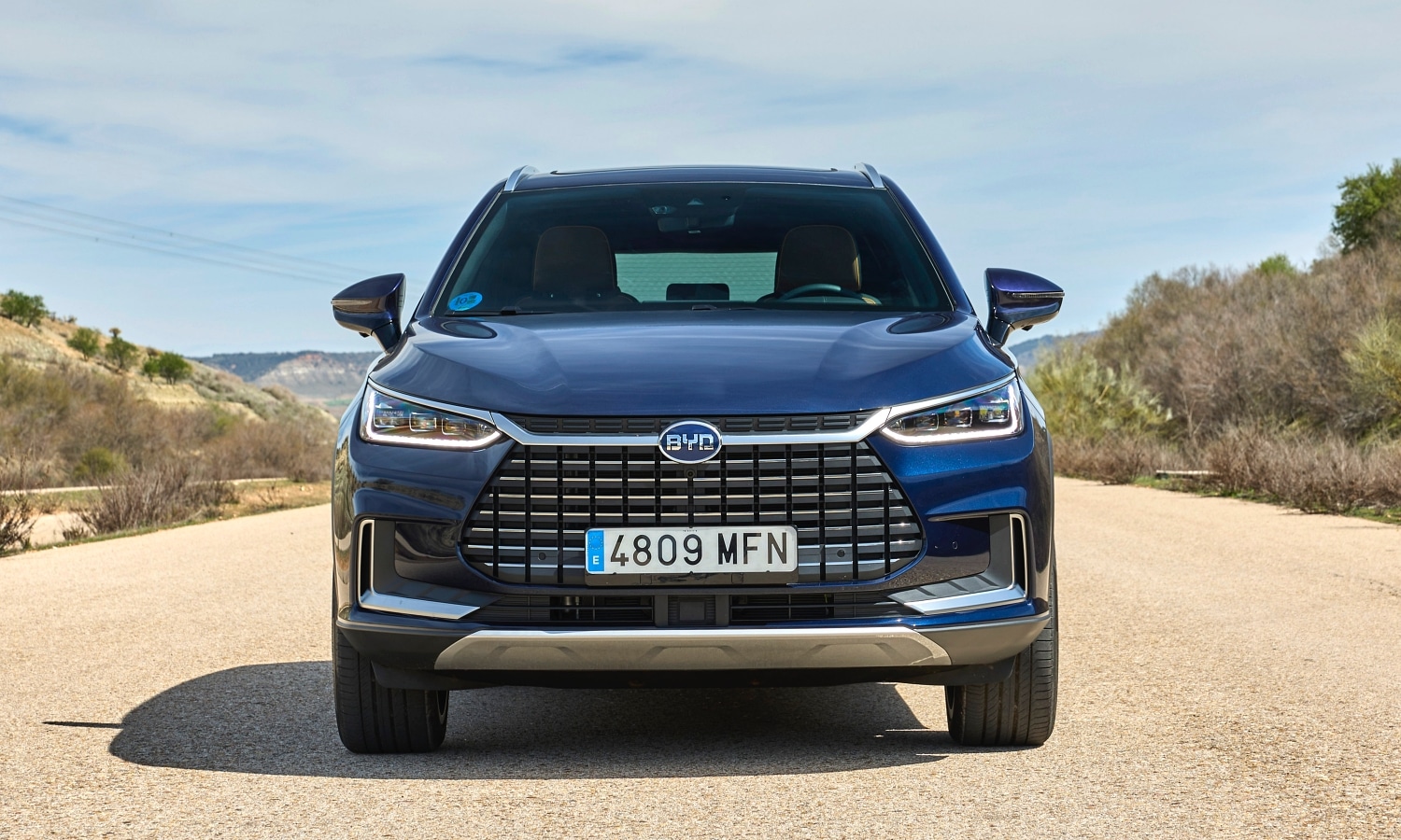 BYD Tang - Tekniske spesifikasjoner, finish, priser, bilder og mye mer ...